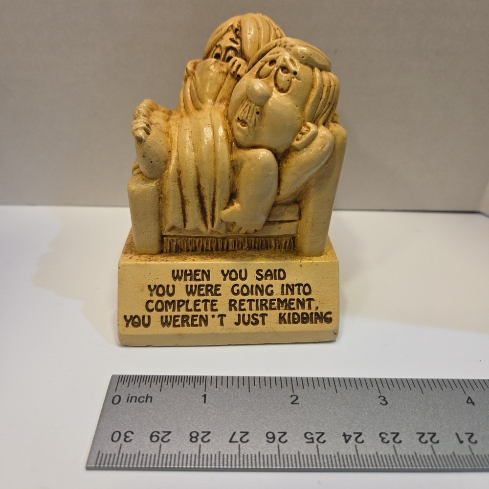 Paula‎ Figurine Statue Complete Retirement